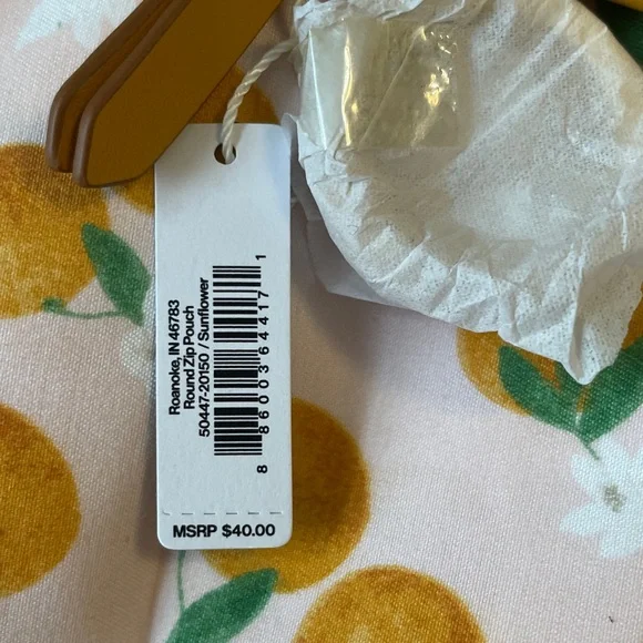 Vera Bradley Bee Design Yellow Coin Purse🐝🌻🐝 - Picture 5 of 12